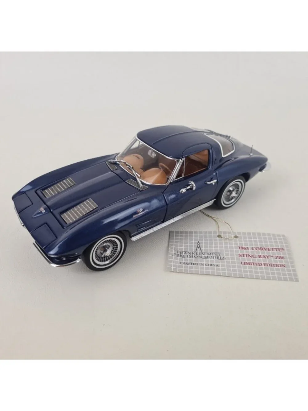 Franklin Mint 1963 Corvette Sting Ray Z06 Fiberglass 1:24 Die Cast B11ZU53